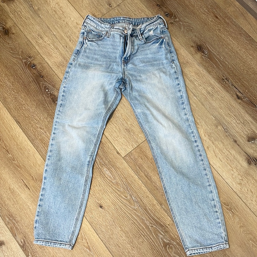 Women’s skinny ankle jeans